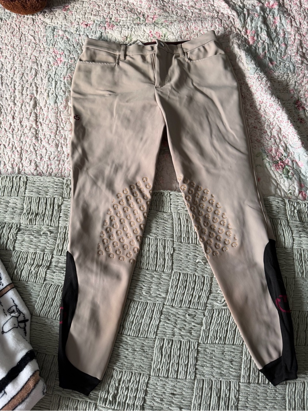 Women’s Beige Riding Breeches Jeggings with Knee Grip